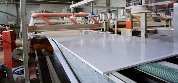 Introdução de conteúdo conectado à placa de espuma de PVC